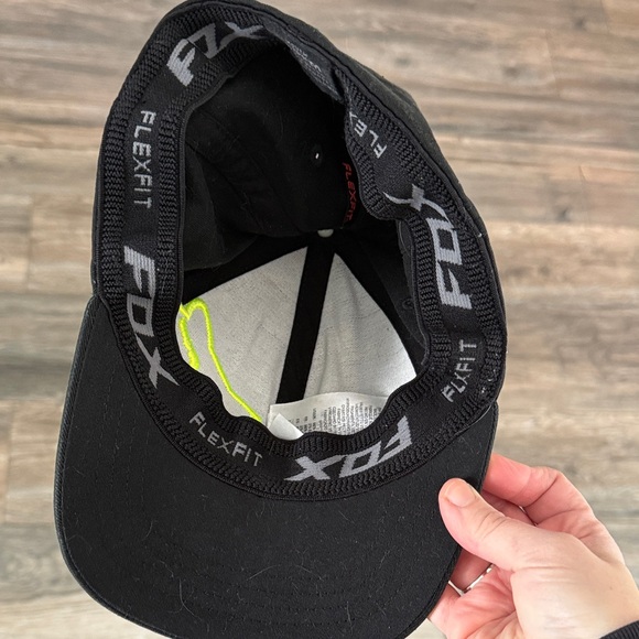 Fox Black Hat with Bright Green Accent - Picture 3 of 6